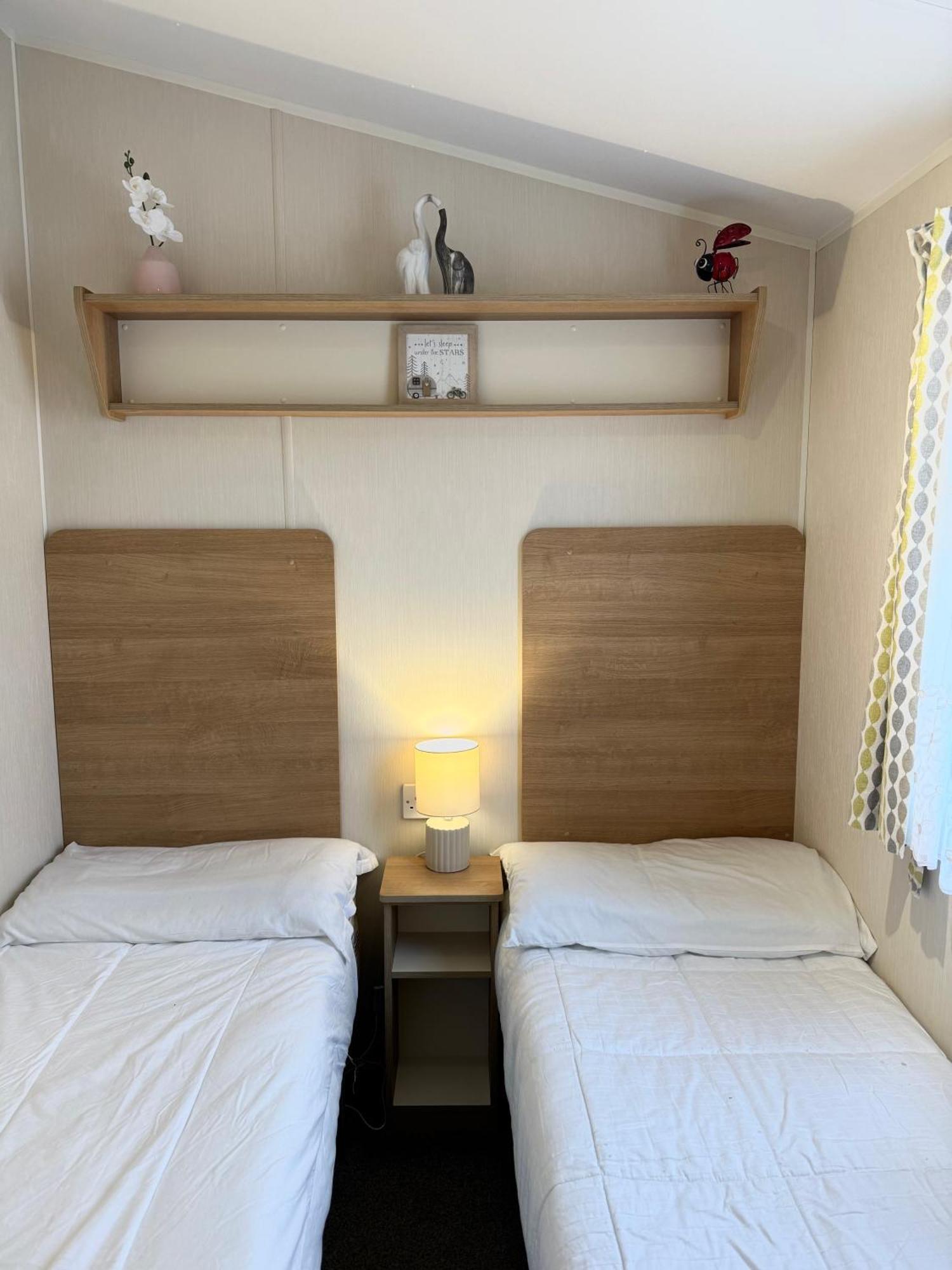 Oaken Caravan - Golden Sands Away Resorts Kinmel Bay Eksteriør billede